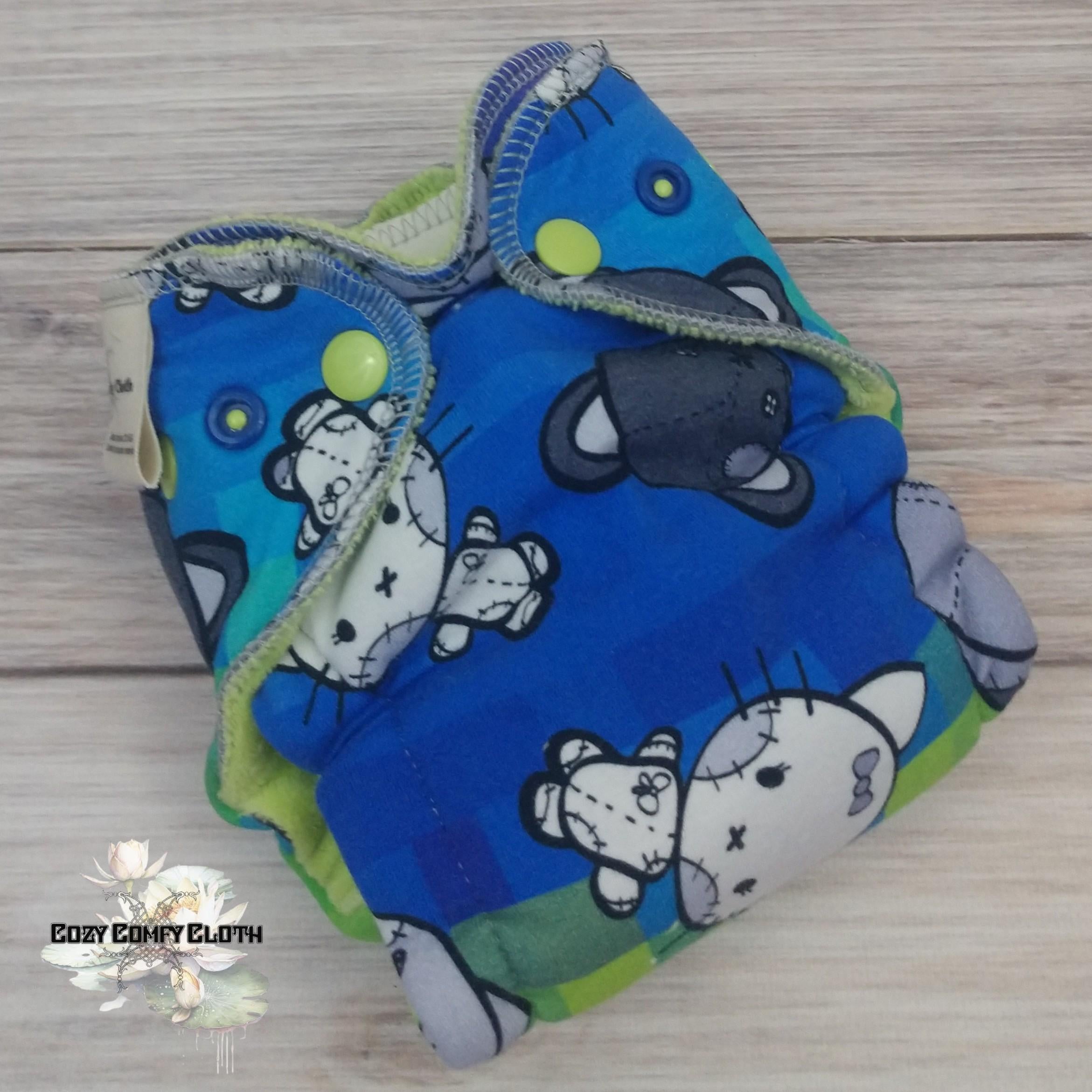 Newborn Hybrid Fitted Cloth Diaper: Windpro Fleece, Bamboo Insert