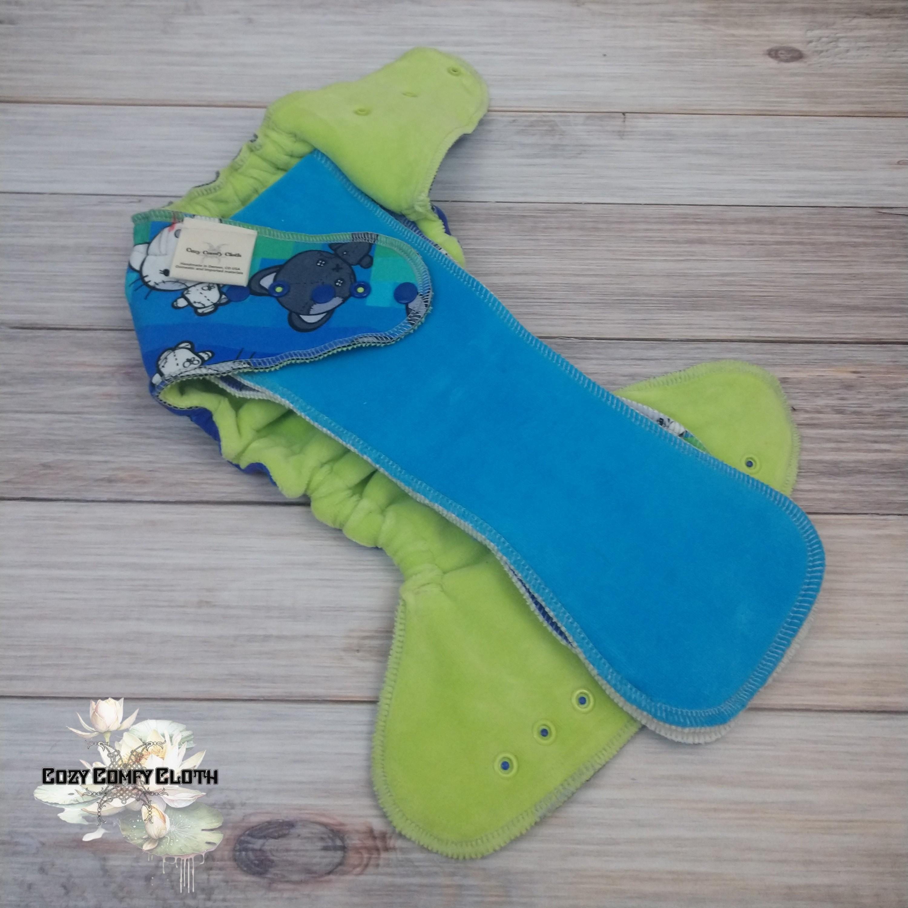 Stitchkins Hybrid Fitted Cloth Diaper: Windpro Fleece, Bamboo Insert