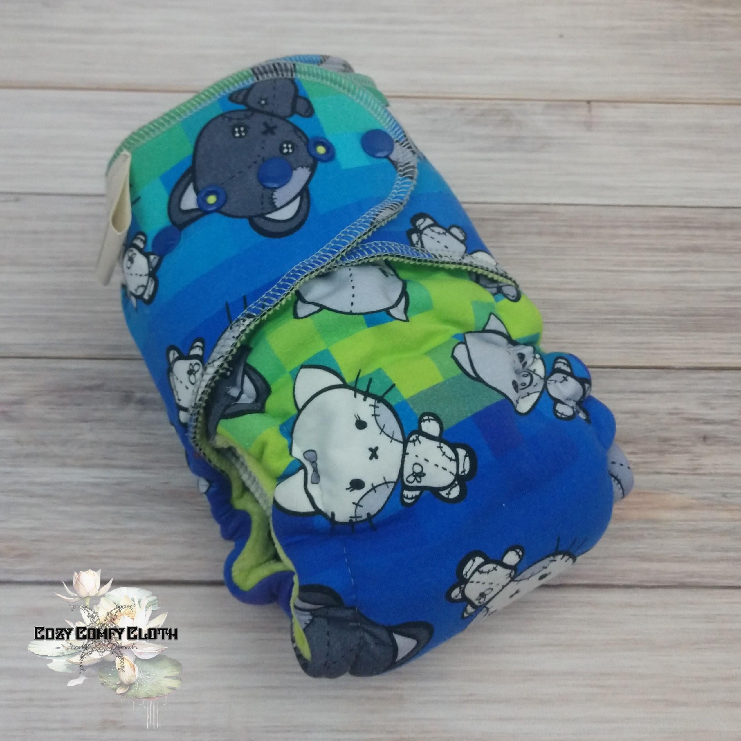 Stitchkins Hybrid Fitted Cloth Diaper: Windpro Fleece, Bamboo Insert