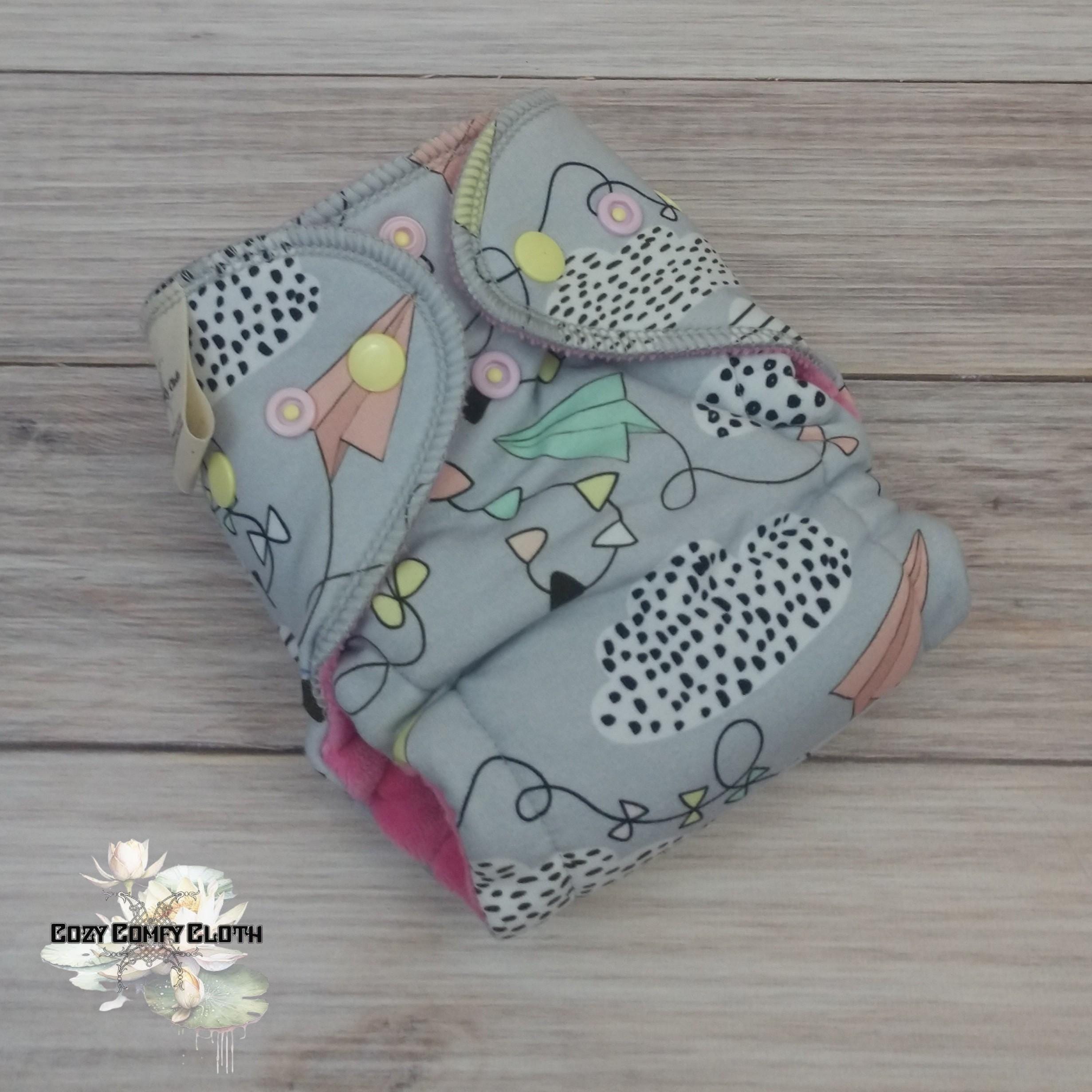 Paper Planes Newborn Cloth Diaper: Windpro Fleece Hybrid, Bamboo Insert