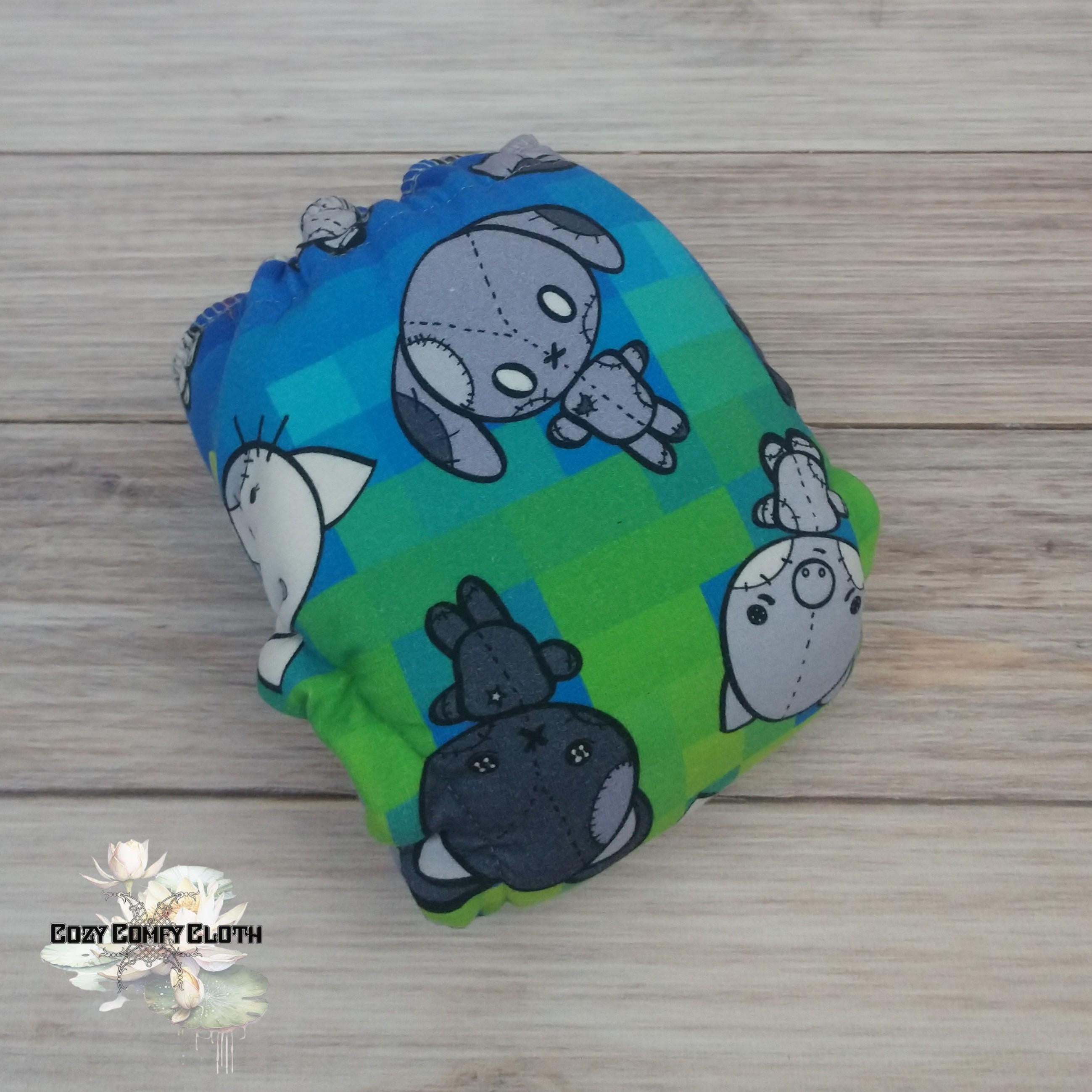 Newborn Hybrid Fitted Cloth Diaper: Windpro Fleece, Bamboo Insert