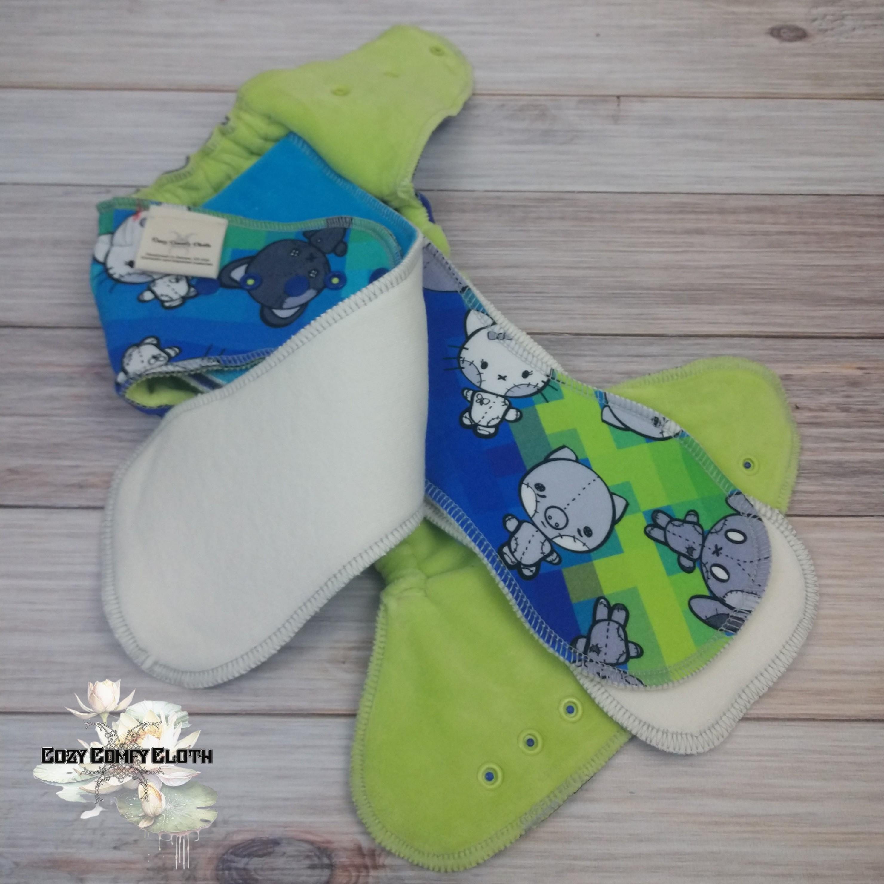 Stitchkins Hybrid Fitted Cloth Diaper: Windpro Fleece, Bamboo Insert