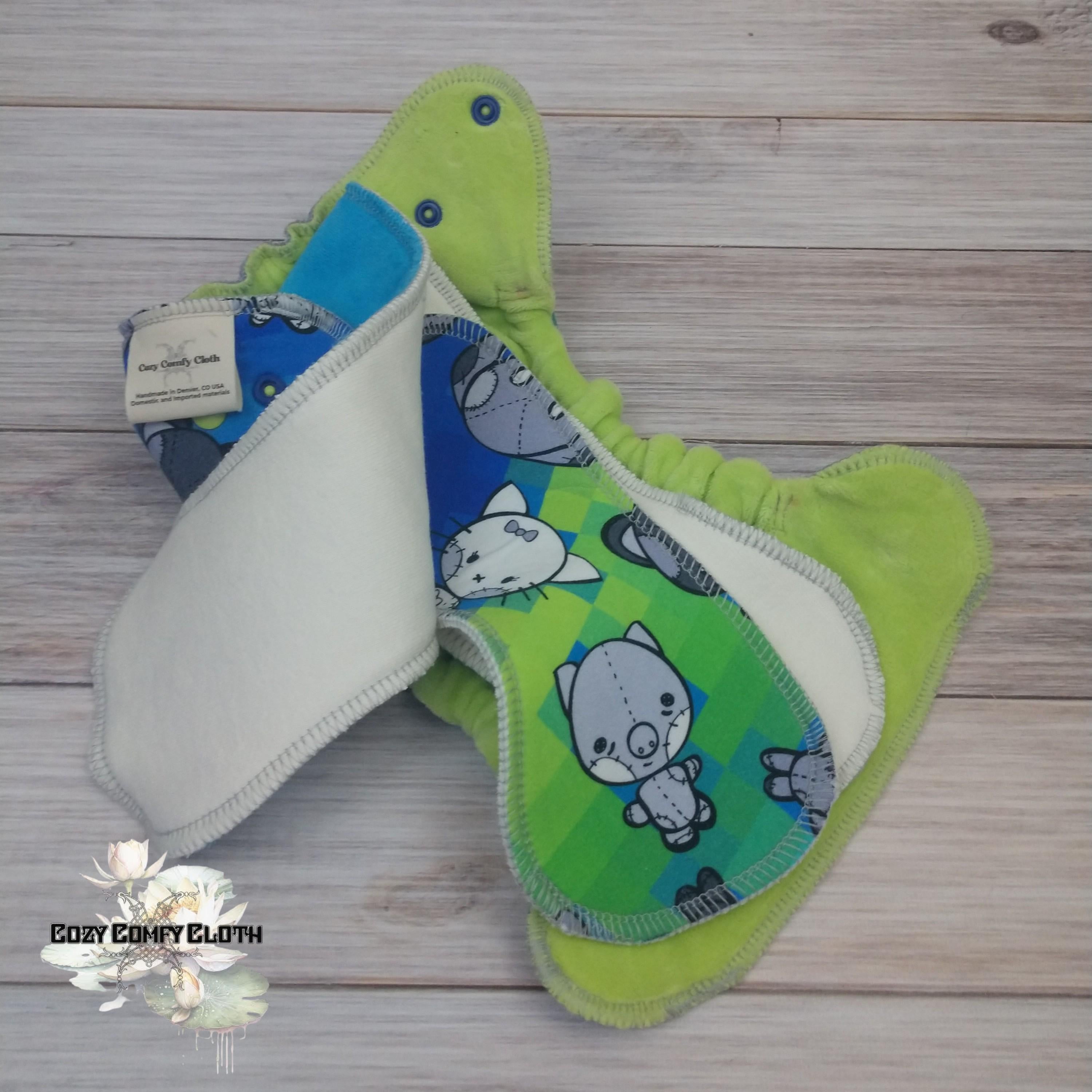 Newborn Hybrid Fitted Cloth Diaper: Windpro Fleece, Bamboo Insert