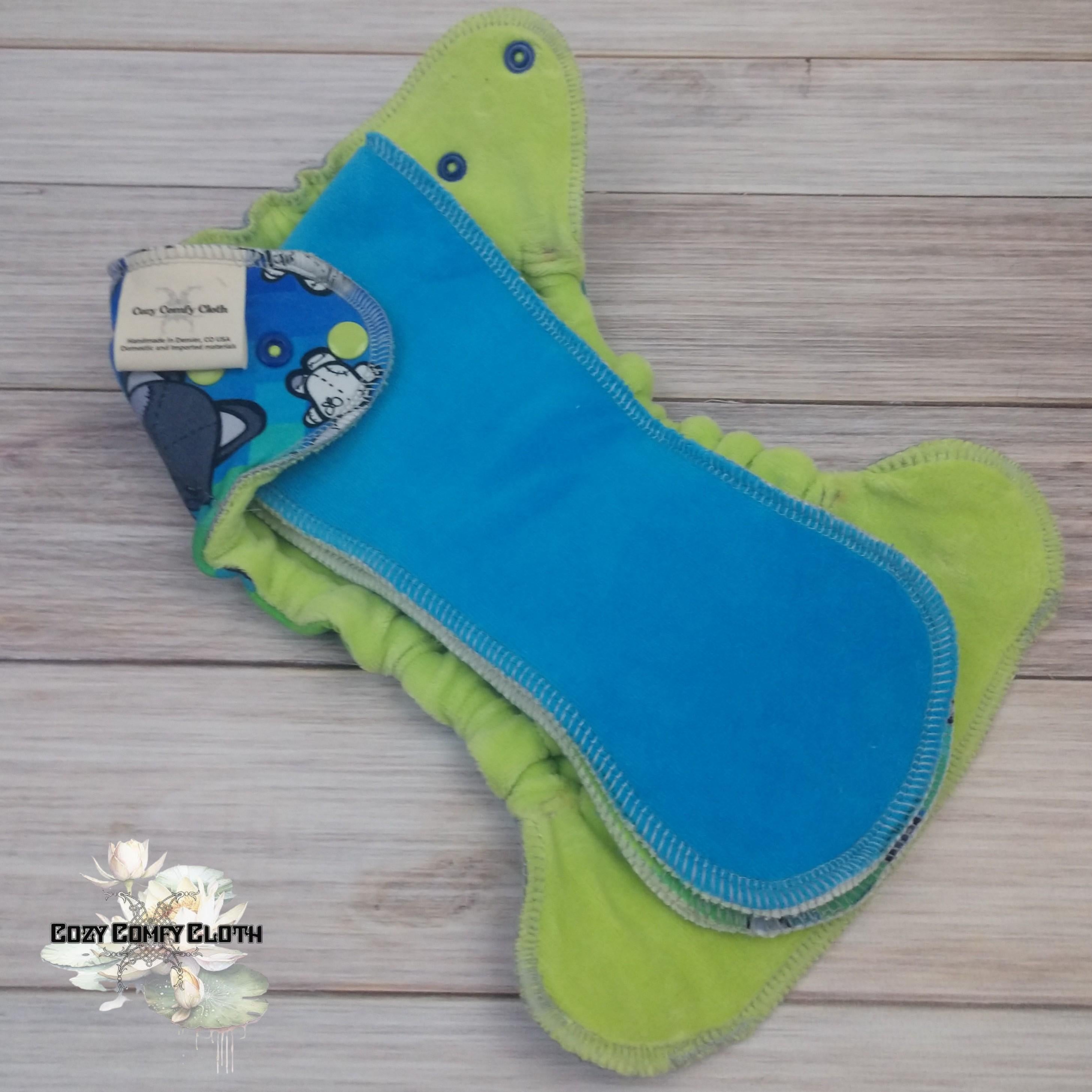 Newborn Hybrid Fitted Cloth Diaper: Windpro Fleece, Bamboo Insert