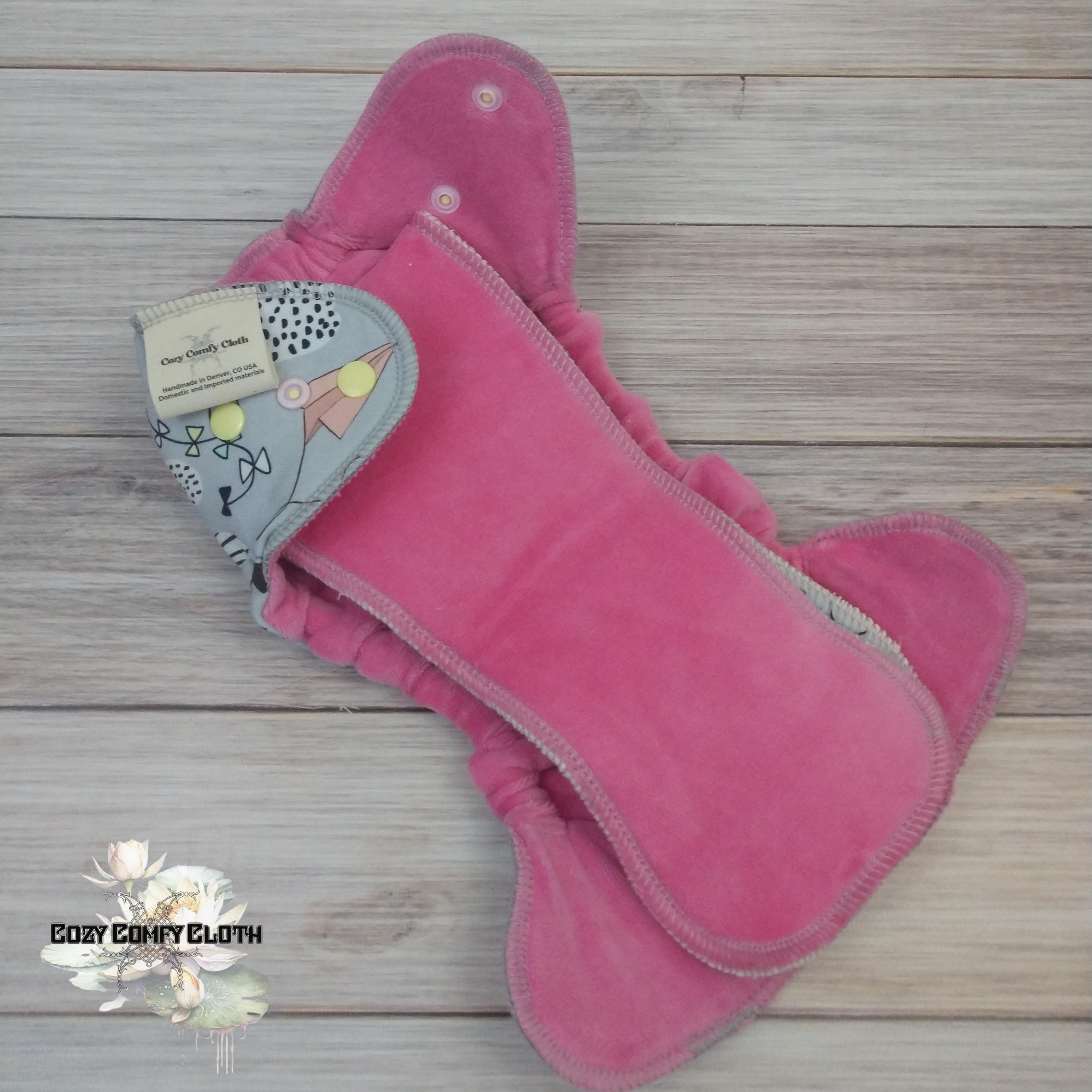 Paper Planes Newborn Cloth Diaper: Windpro Fleece Hybrid, Bamboo Insert