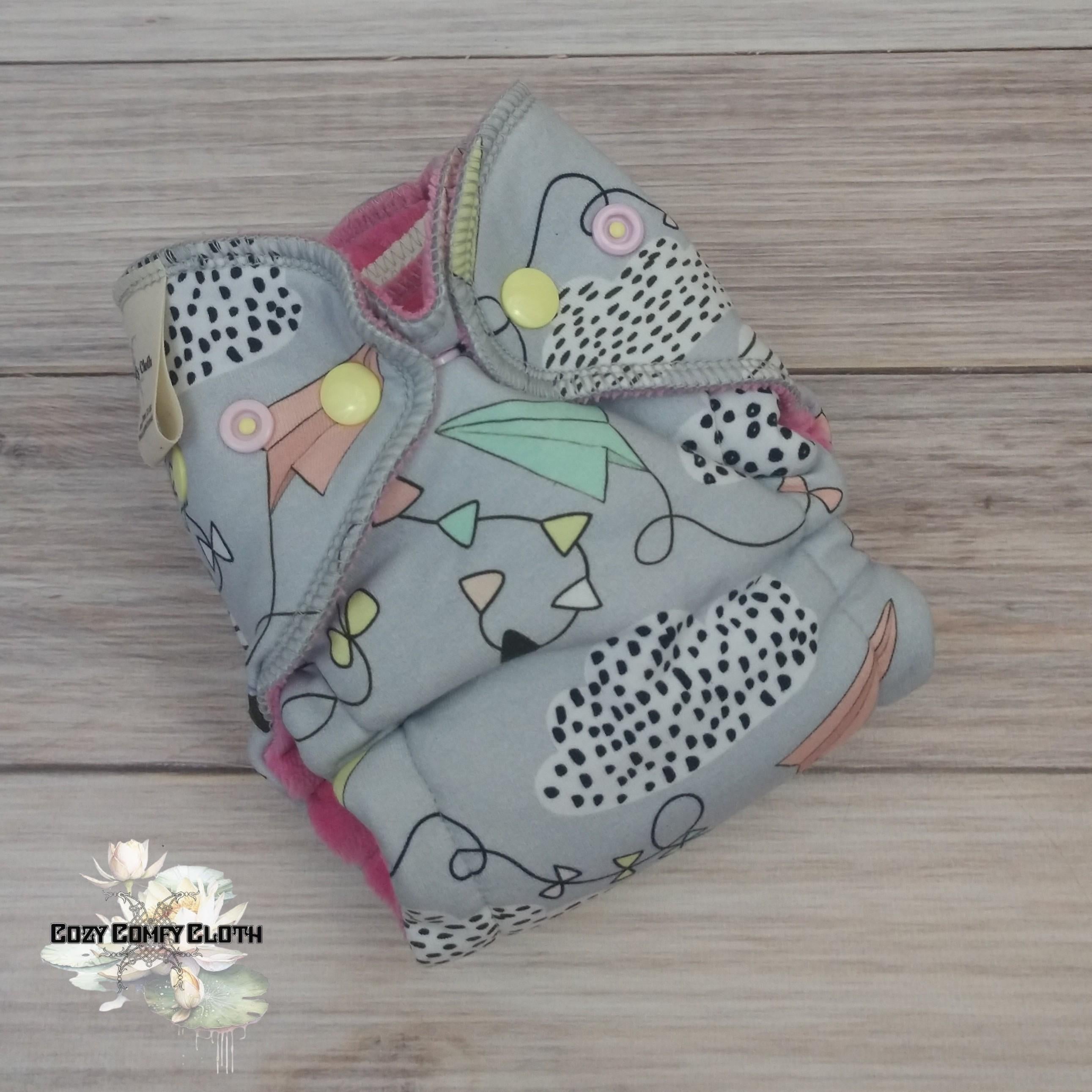 Paper Planes Newborn Cloth Diaper: Windpro Fleece Hybrid, Bamboo Insert